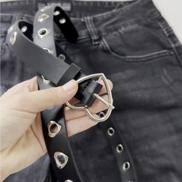 Black belt with hearts and heart pouch - Picture 5 of 7